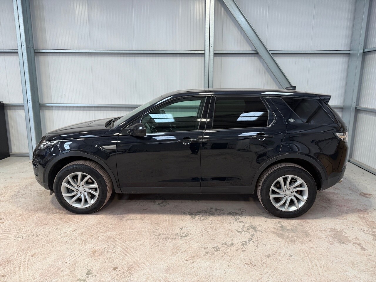 Used Land Rover Discovery Sport 2017 for sale - 77934832: Photo 49