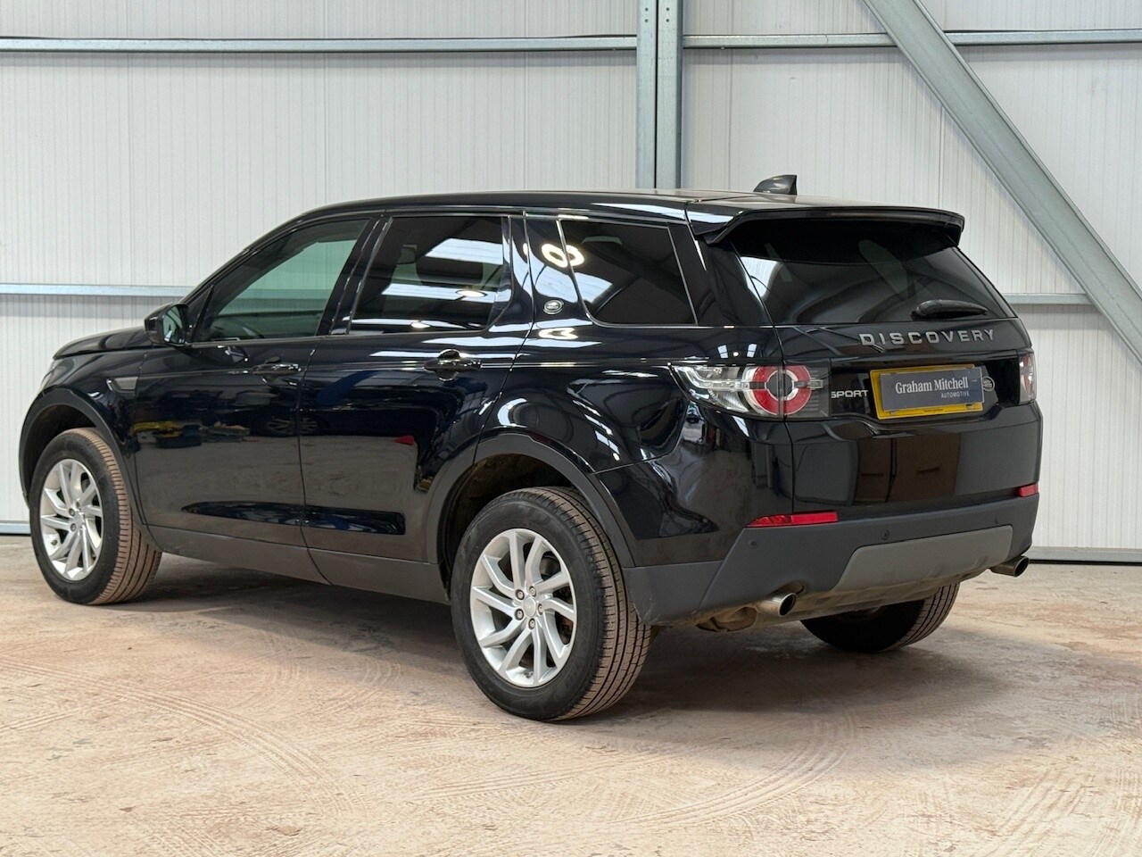 Used Land Rover Discovery Sport 2017 for sale - 77934832: Photo 6