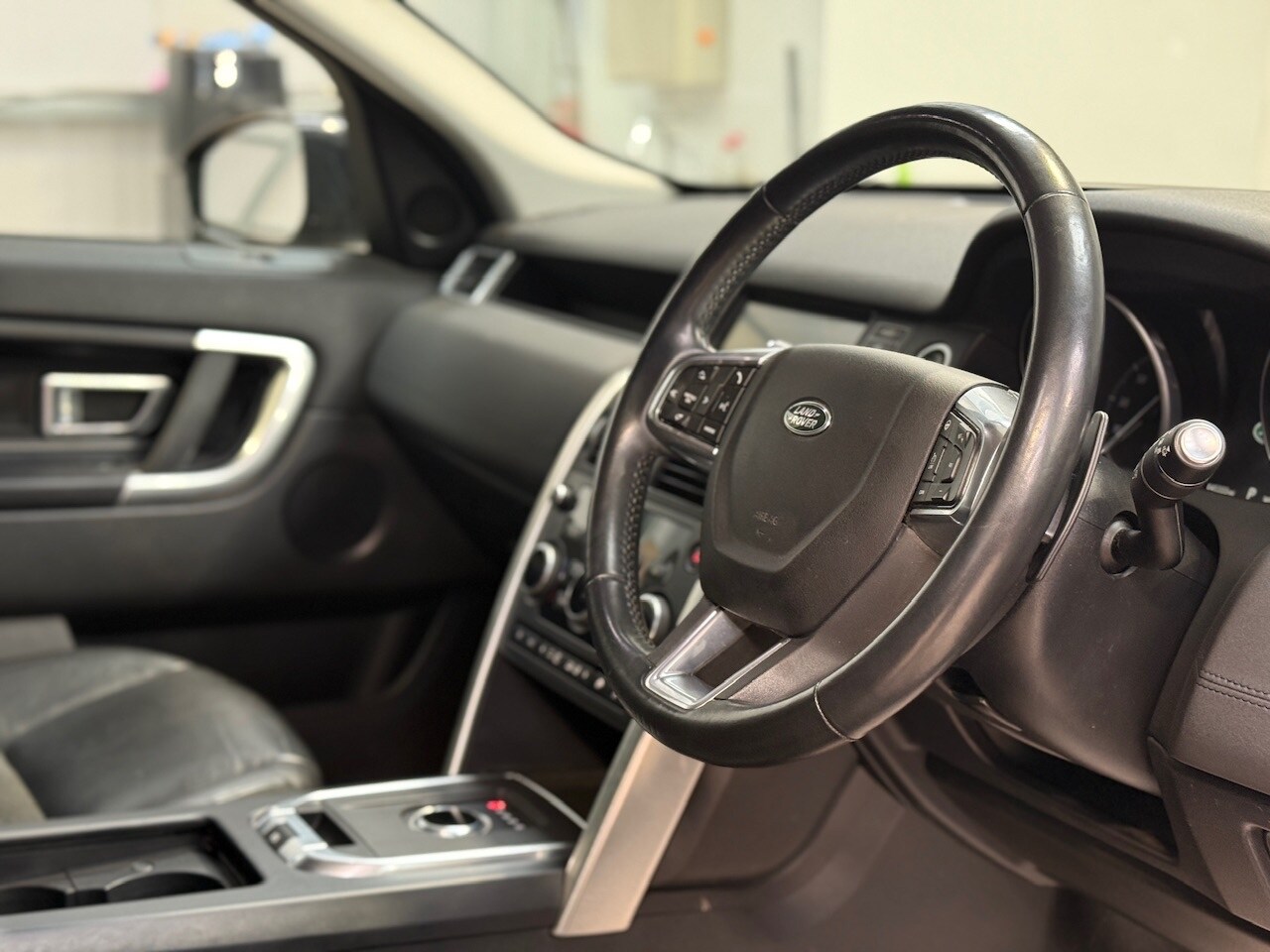 Used Land Rover Discovery Sport 2017 for sale - 77934832: Photo 9