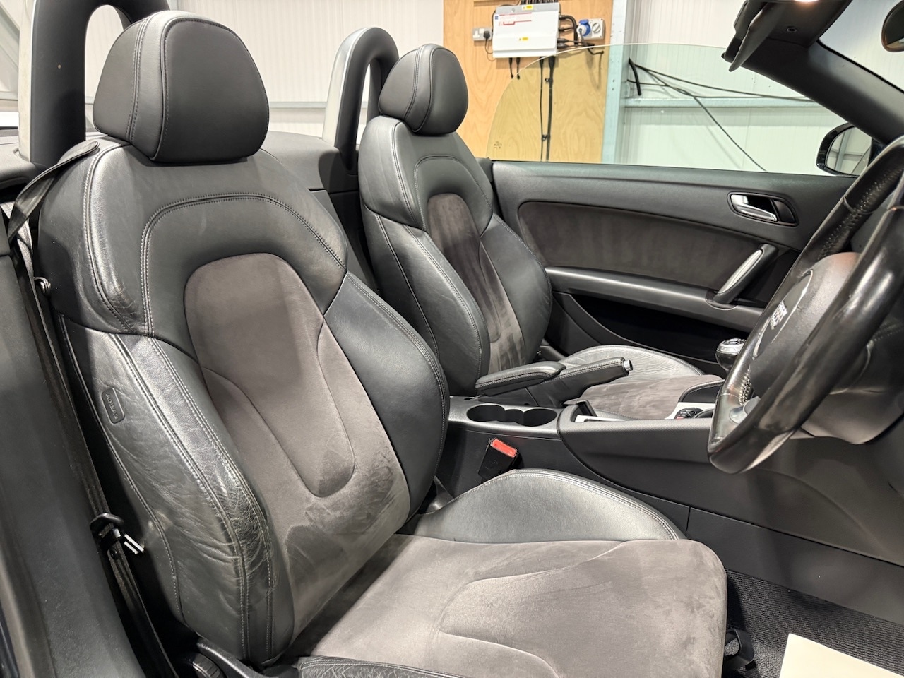 Used Audi TT 2011 for sale - 76749864: Photo 16