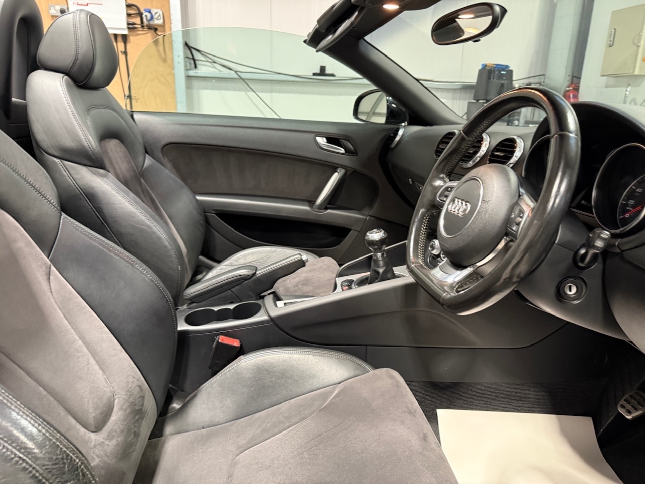 Used Audi TT 2011 for sale - 76749864: Photo 17