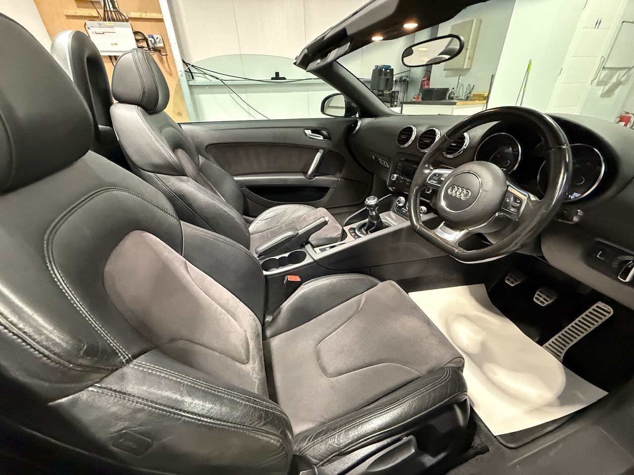 Used Audi TT 2011 for sale - 76749864: Photo 19