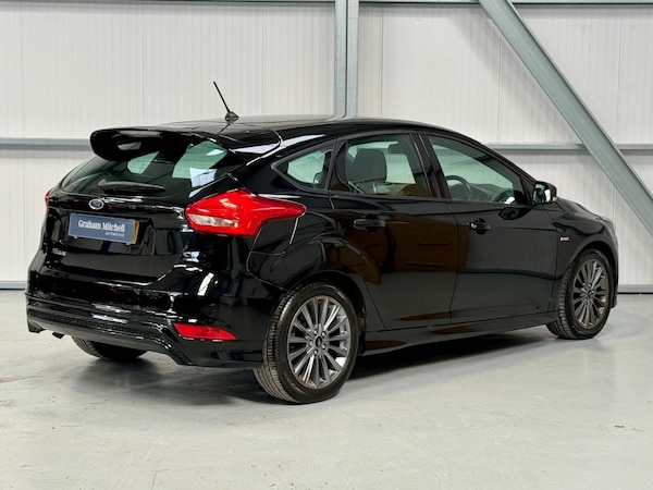 Used Ford Focus 2017 for sale - 75381776: Photo 5