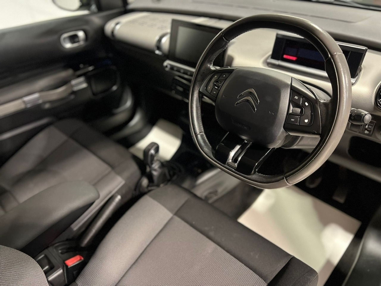 Used Citroen C4 Cactus 2017 for sale - 76748931: Photo 10