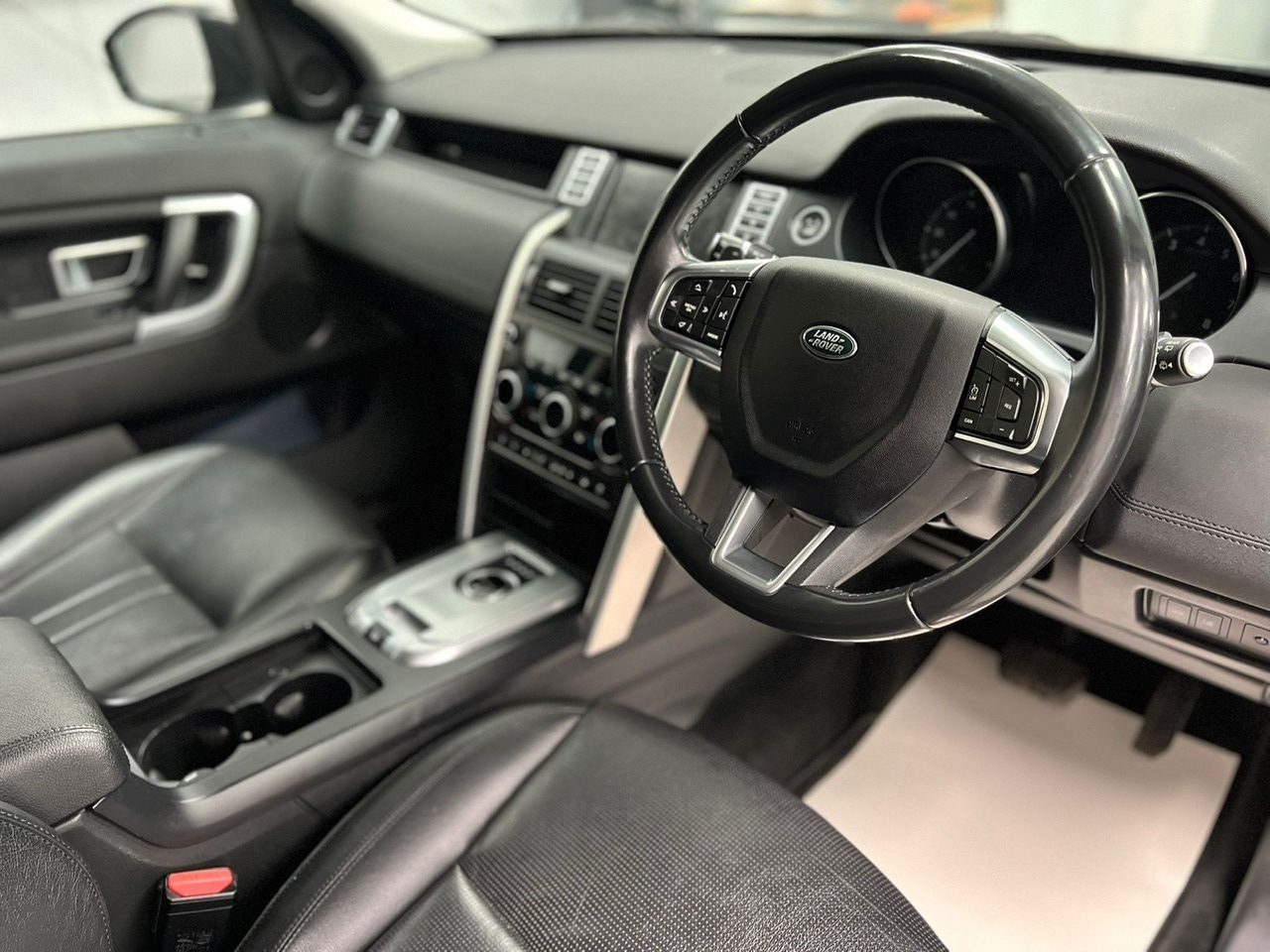 Used Land Rover Discovery Sport 2017 for sale - 76355368: Photo 10