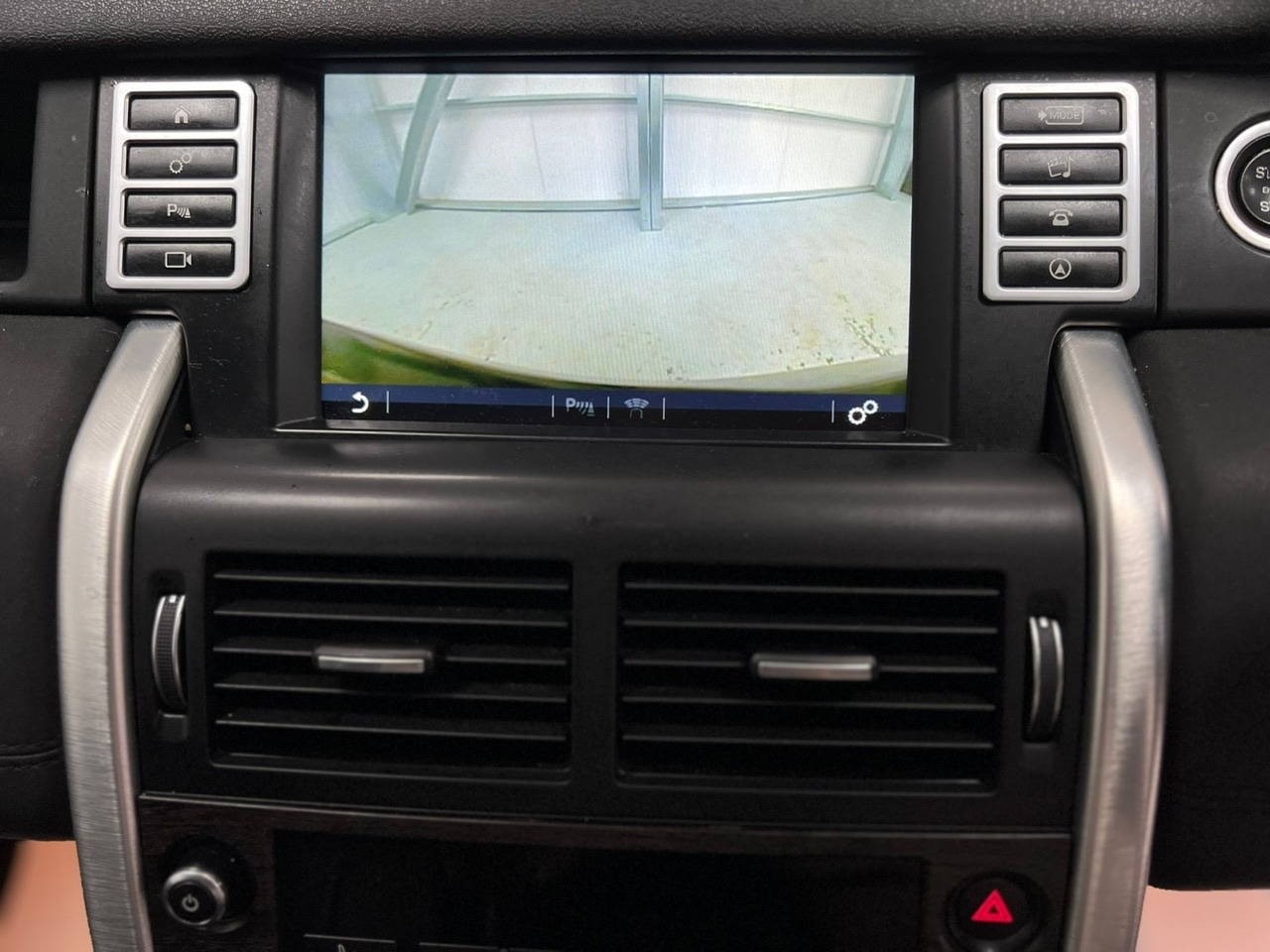 Used Land Rover Discovery Sport 2017 for sale - 76355368: Photo 13