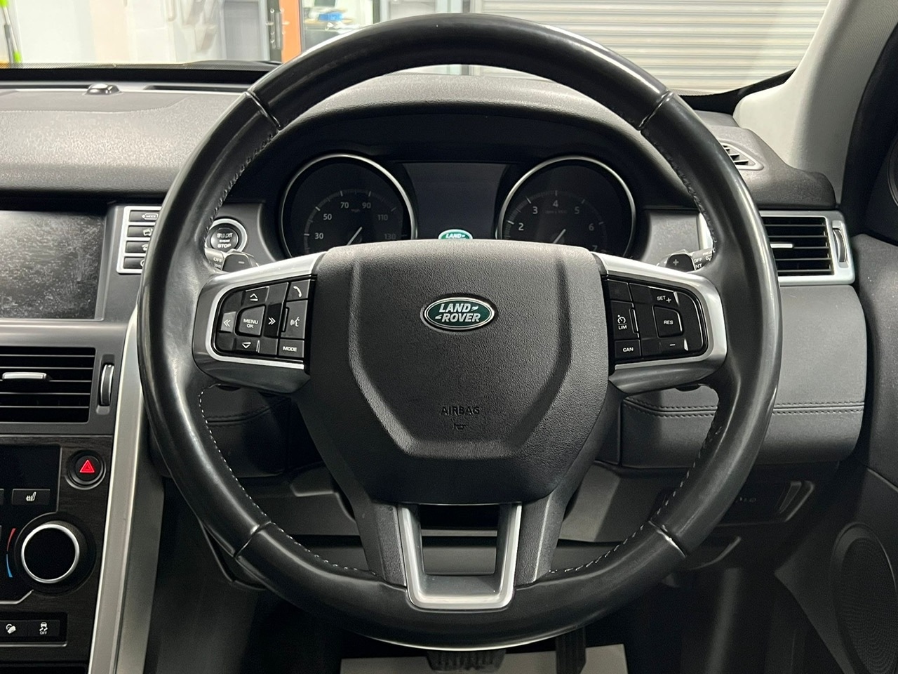 Used Land Rover Discovery Sport 2017 for sale - 76355368: Photo 16