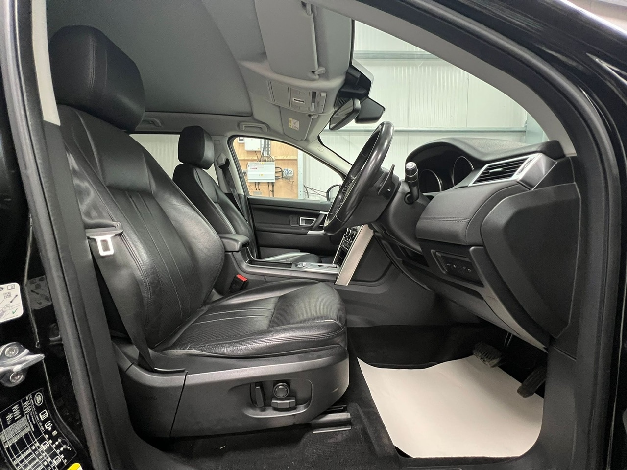 Used Land Rover Discovery Sport 2017 for sale - 76355368: Photo 17