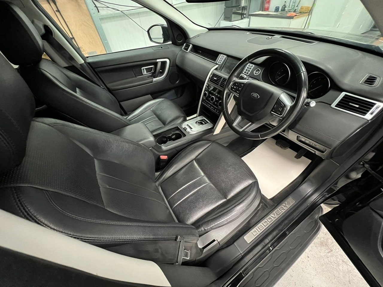 Used Land Rover Discovery Sport 2017 for sale - 76355368: Photo 19