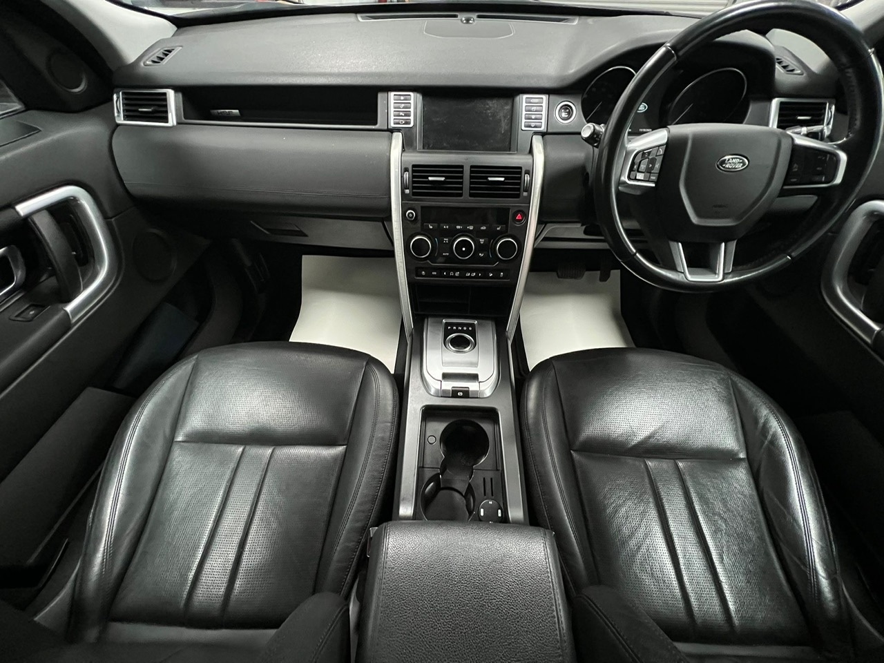 Used Land Rover Discovery Sport 2017 for sale - 76355368: Photo 20