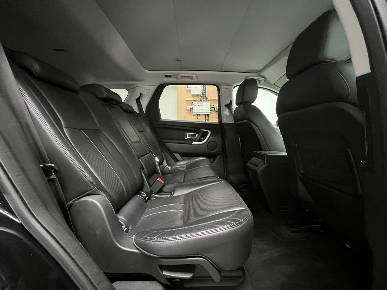 Used Land Rover Discovery Sport 2017 for sale - 76355368: Photo 25