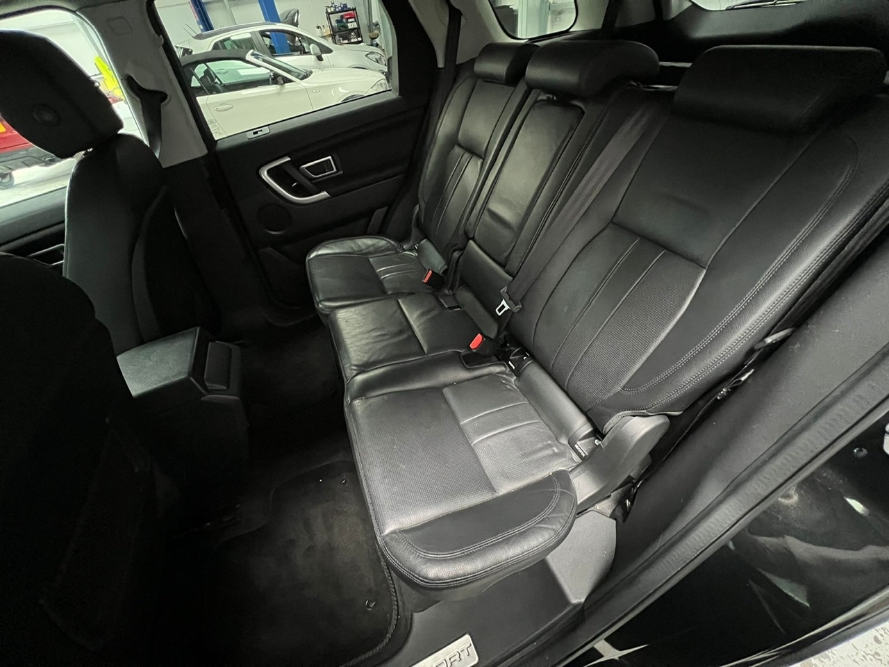 Used Land Rover Discovery Sport 2017 for sale - 76355368: Photo 32