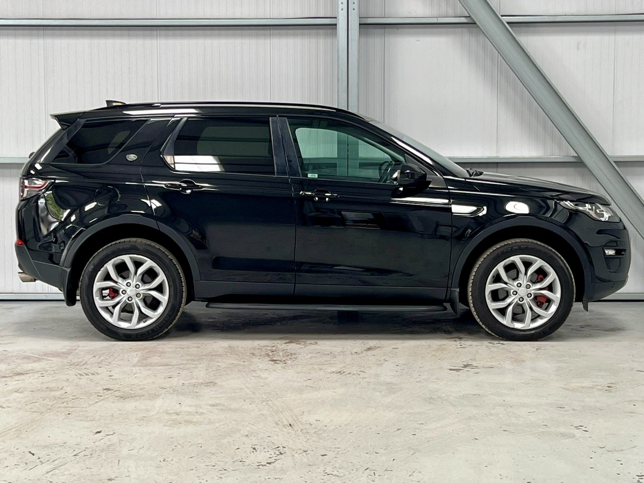 Used Land Rover Discovery Sport 2017 for sale - 76355368: Photo 4