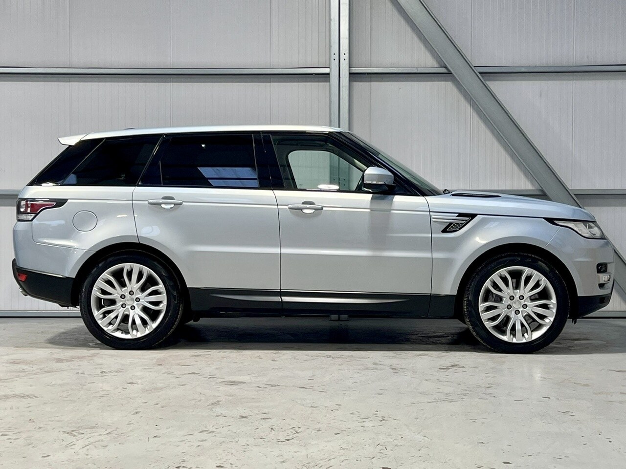 Used Land Rover Range Rover Sport 2014 for sale - 76363127: Photo 4