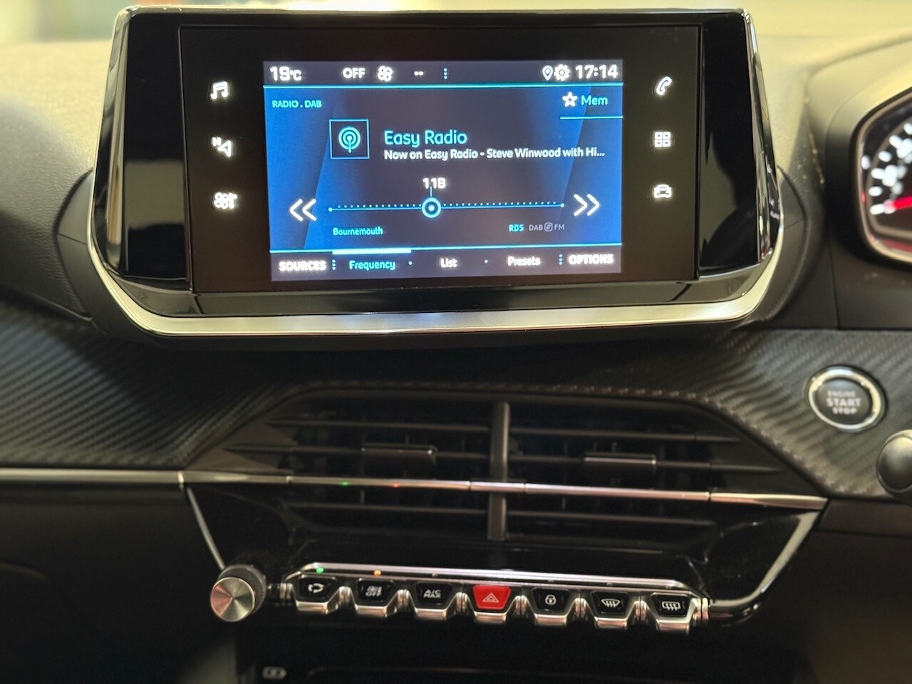 Used Peugeot 2008 2021 for sale - 76220382: Photo 12