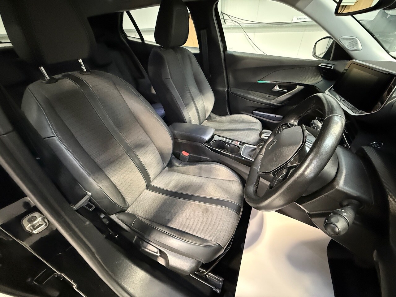 Used Peugeot 2008 2021 for sale - 76220382: Photo 15