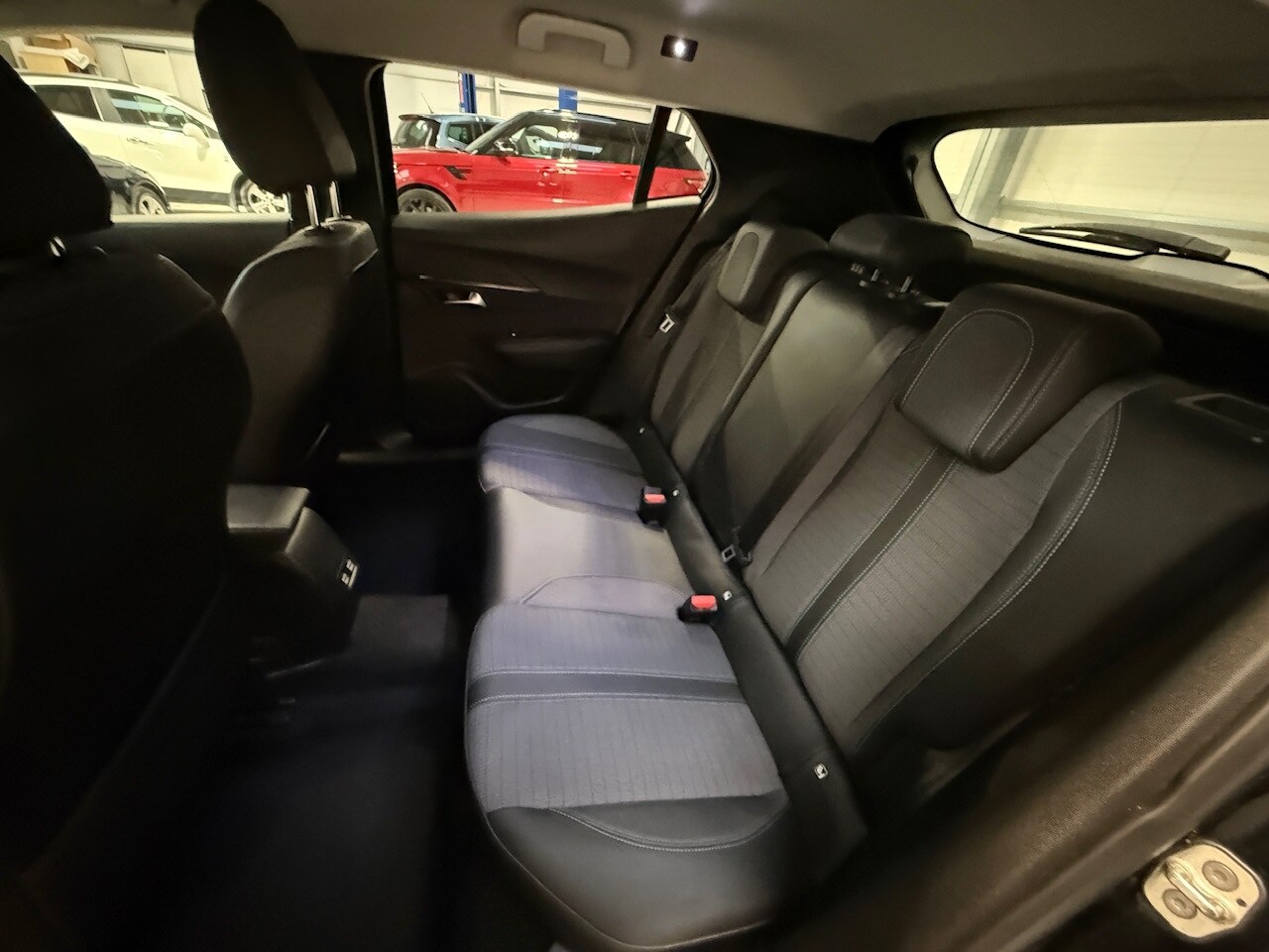 Used Peugeot 2008 2021 for sale - 76220382: Photo 32