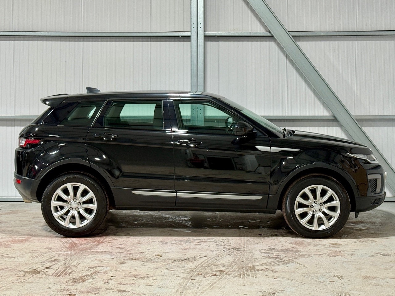 Used Land Rover Range Rover Evoque 2017 for sale - 76910945: Photo 3