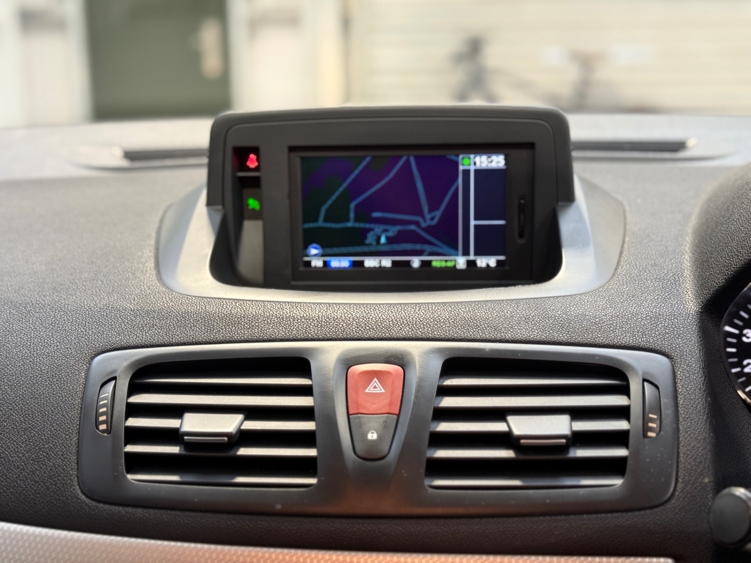 Used Renault Megane 2011 for sale - 77917831: Photo 13