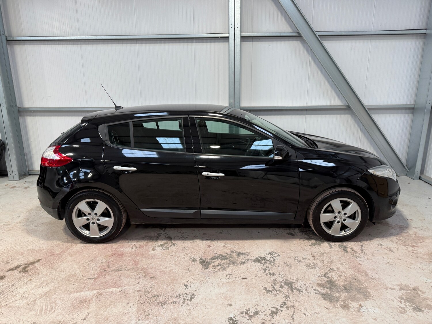 Used Renault Megane 2011 for sale - 77917831: Photo 18