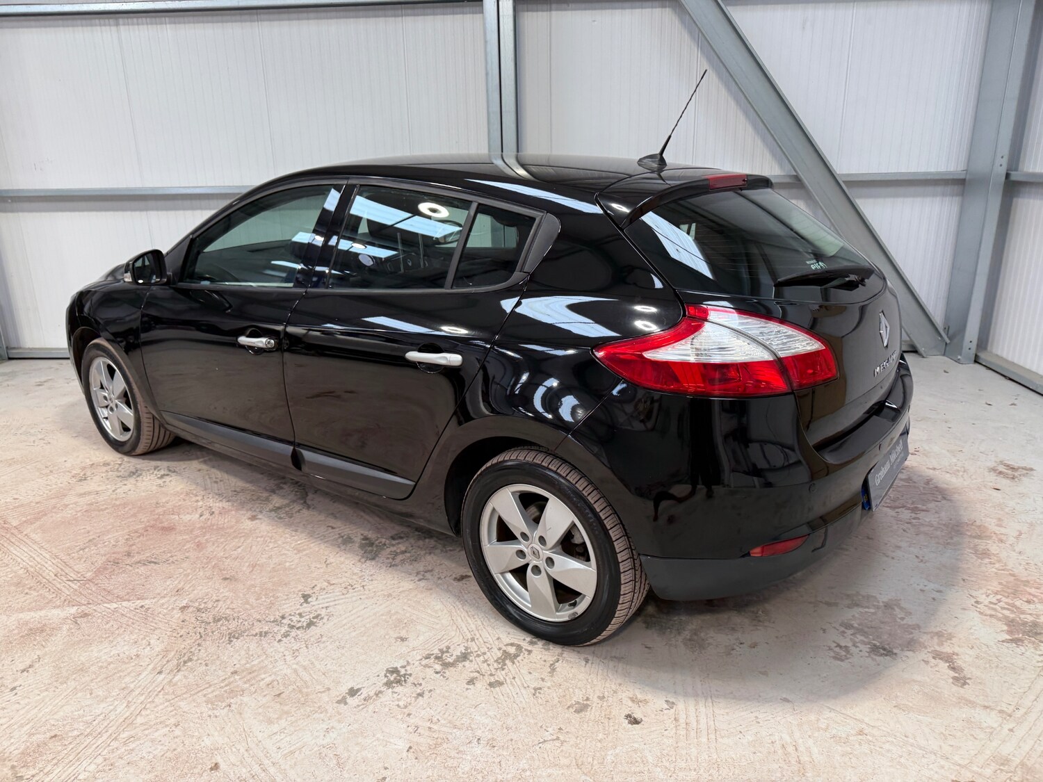 Used Renault Megane 2011 for sale - 77917831: Photo 25