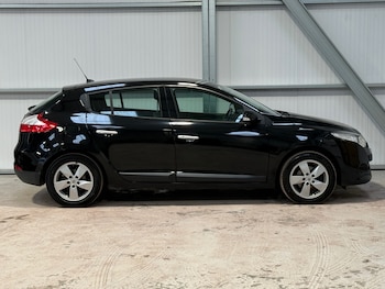 Used Renault Megane 2011 for sale - 77917831: Photo