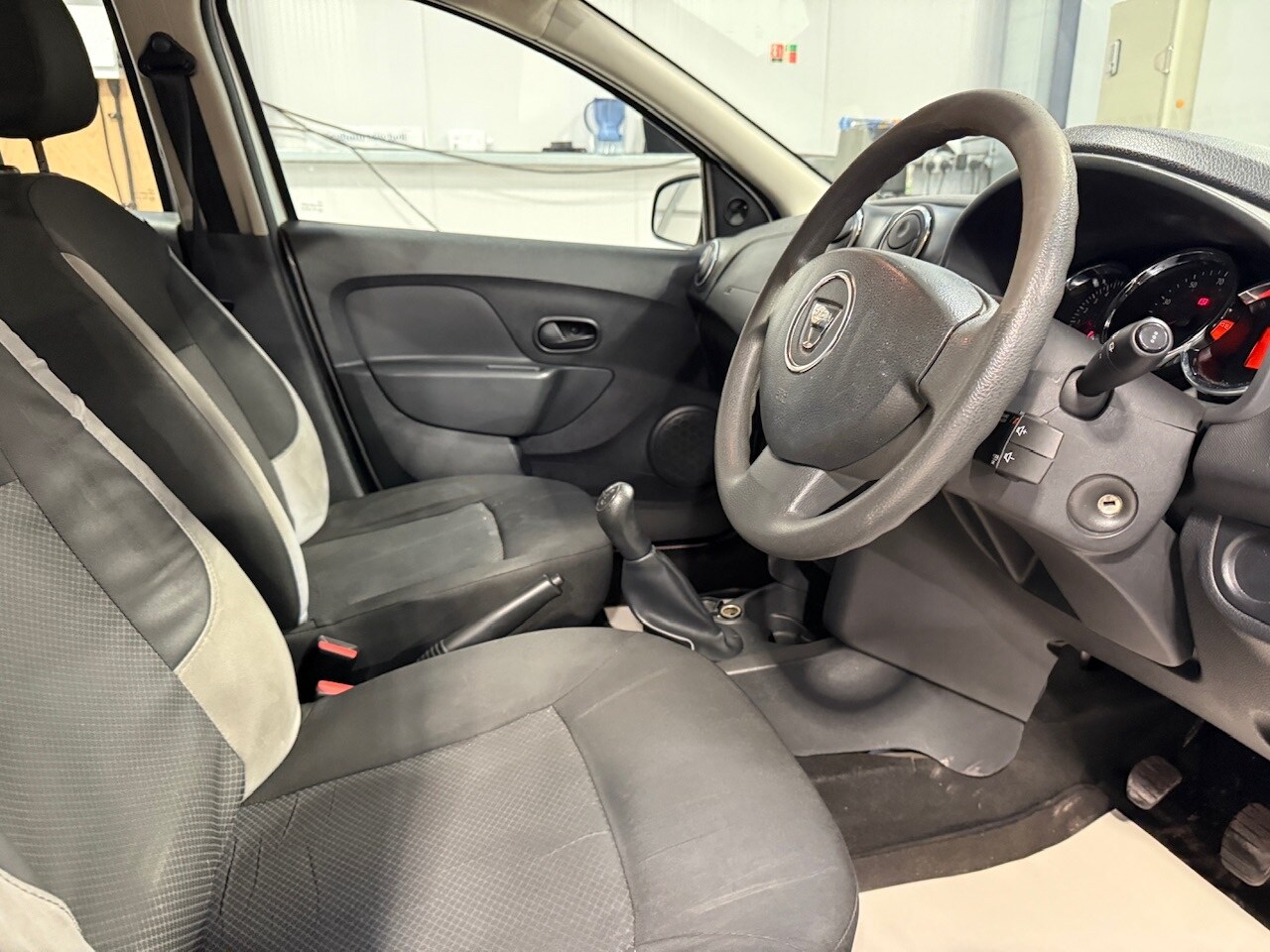 Used Dacia Sandero 2015 for sale - 77931340: Photo 16