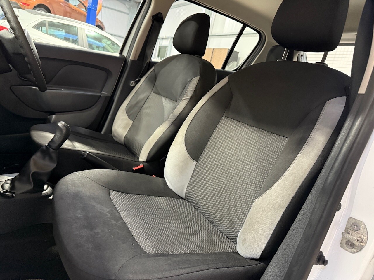 Used Dacia Sandero 2015 for sale - 77931340: Photo 21