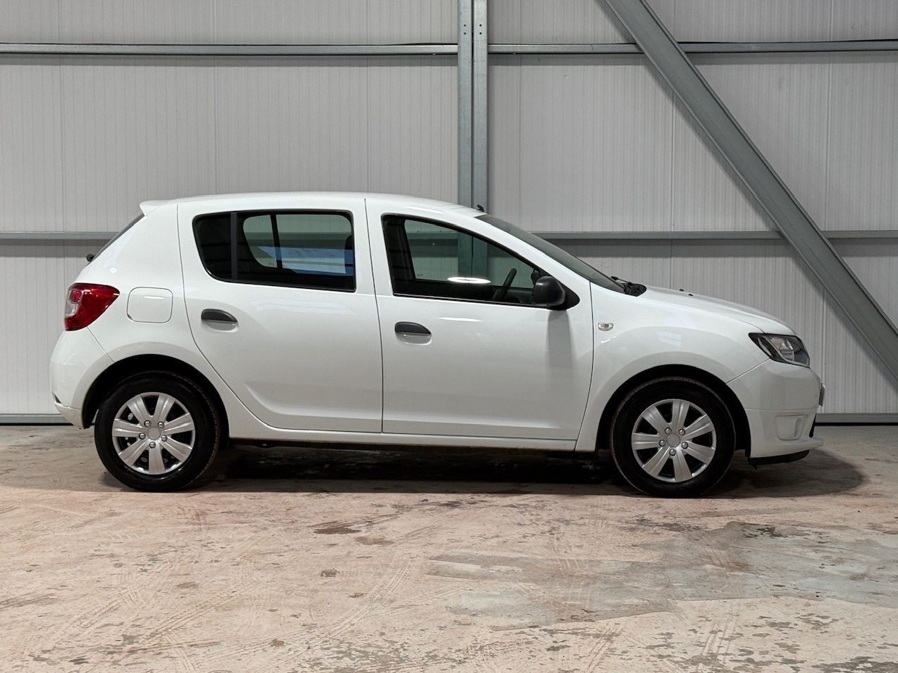 Used Dacia Sandero 2015 for sale - 77931340: Photo 4