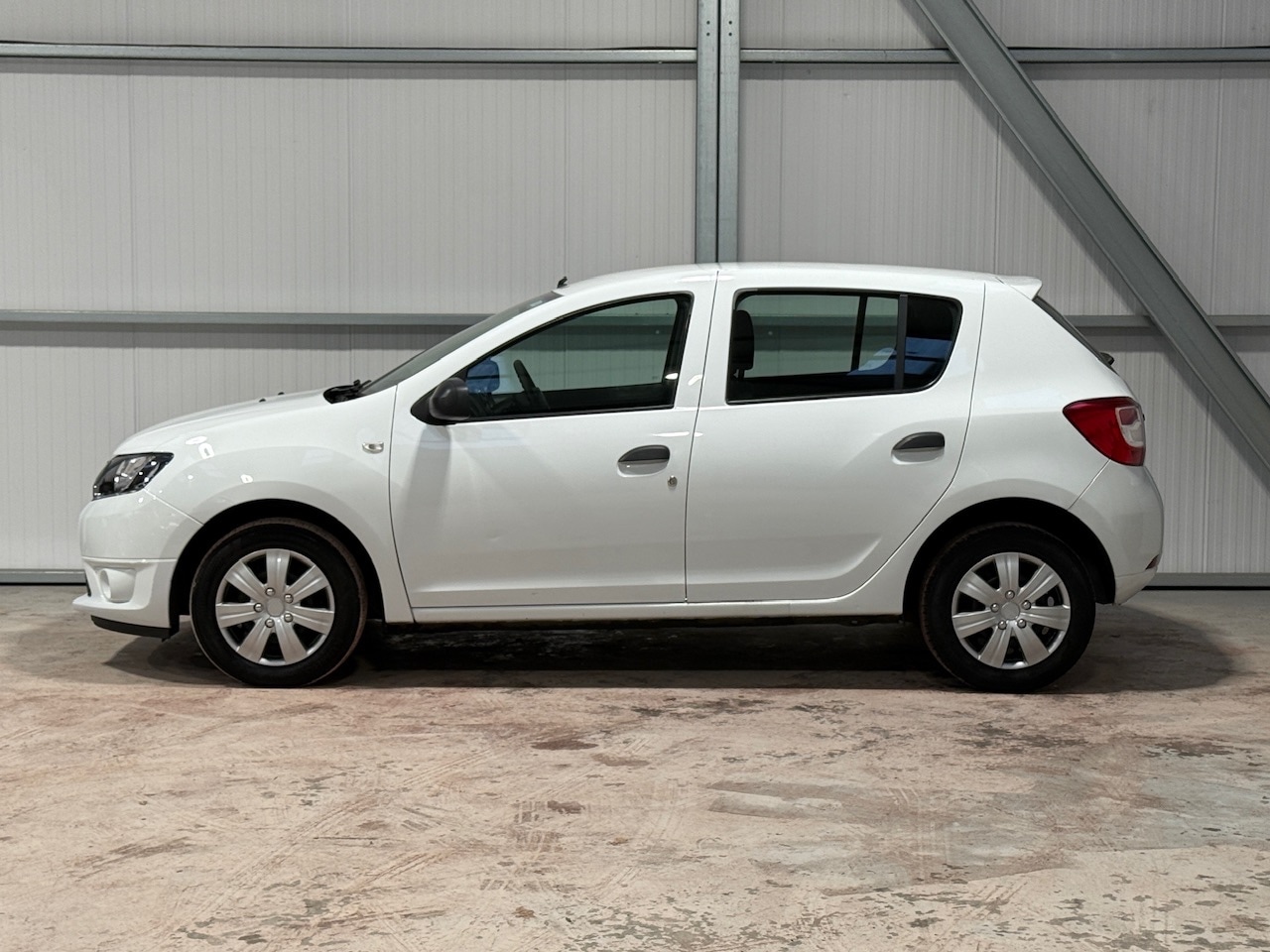 Used Dacia Sandero 2015 for sale - 77931340: Photo 8