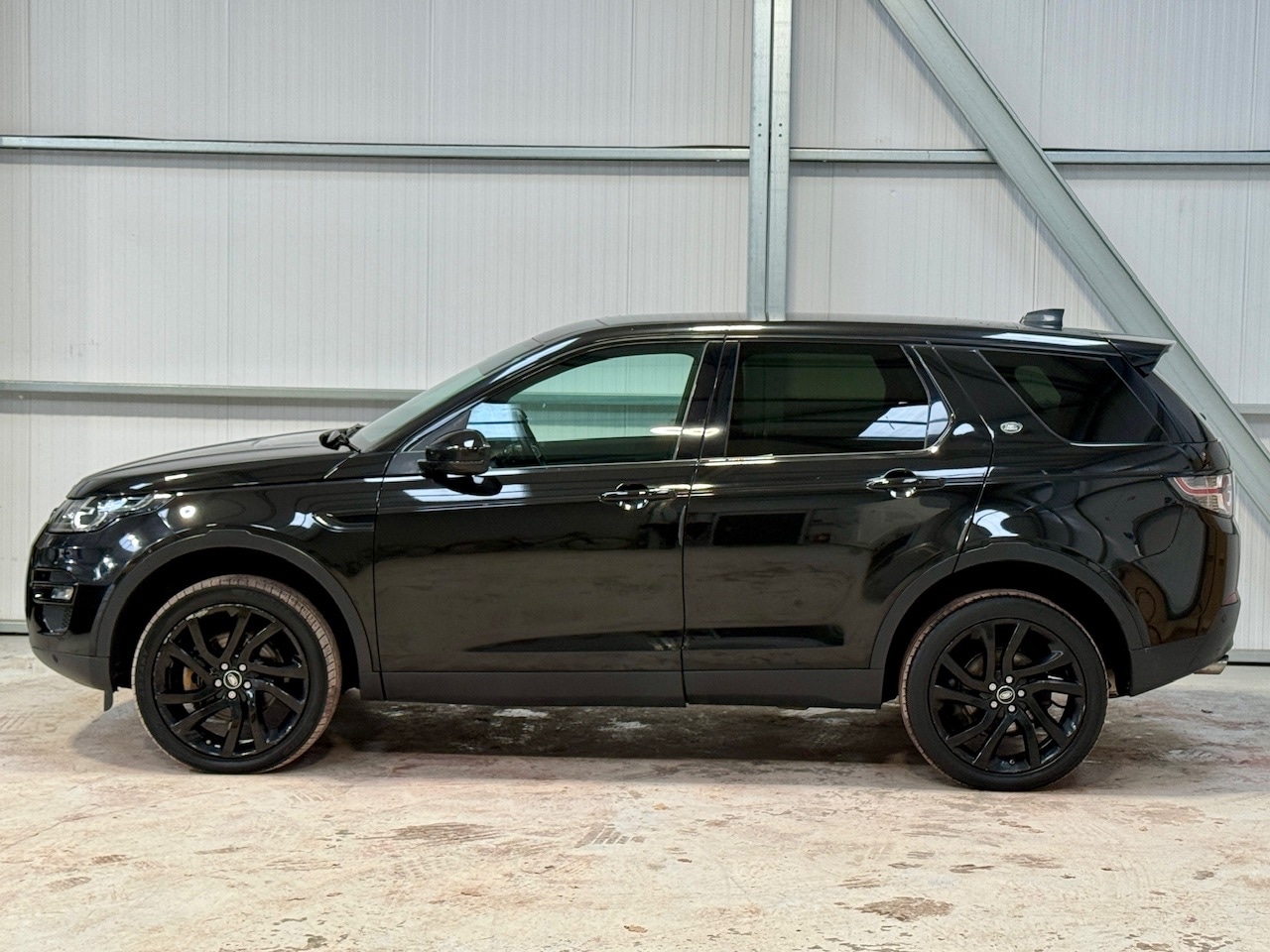 Used Land Rover Discovery Sport 2017 for sale - 77364396: Photo 7