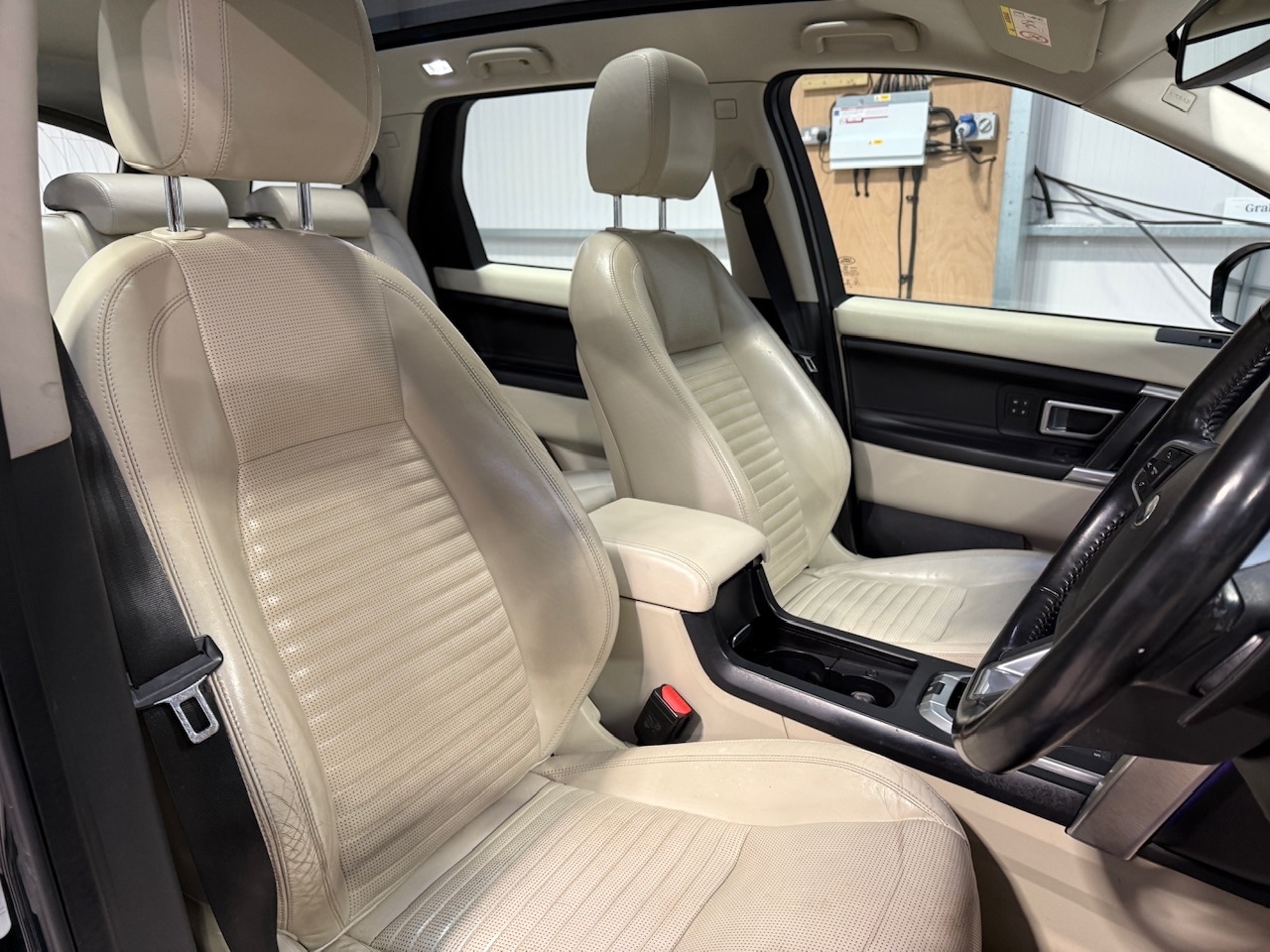 Used Land Rover Discovery Sport 2017 for sale - 77339506: Photo 16