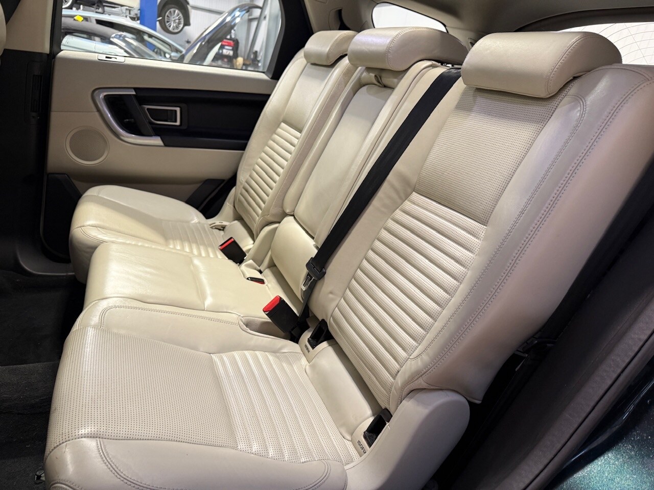 Used Land Rover Discovery Sport 2017 for sale - 77339506: Photo 32