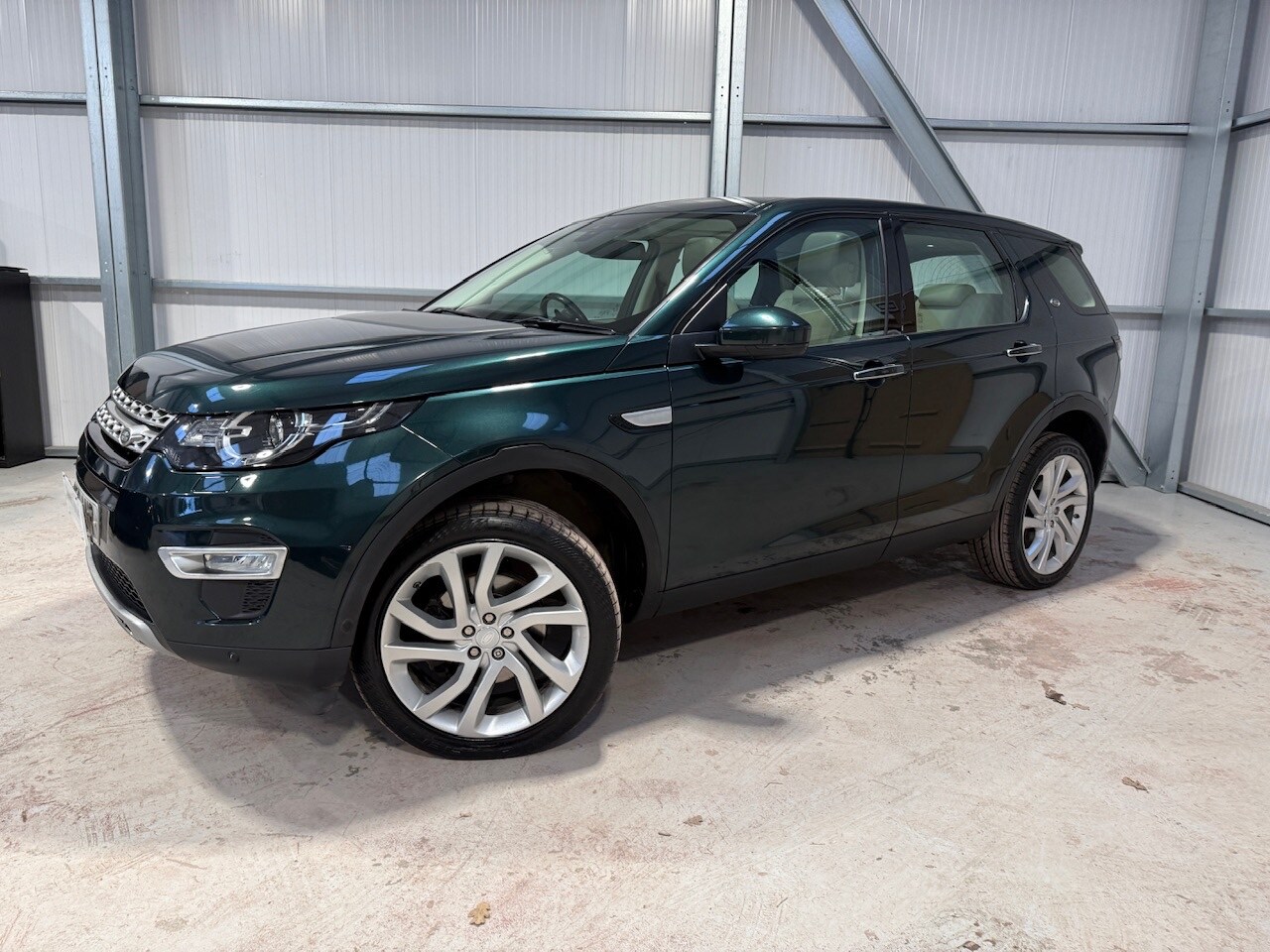 Used Land Rover Discovery Sport 2017 for sale - 77339506: Photo 40