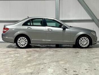 Used Mercedes-Benz C Class 2010 for sale - 76682412: Photo