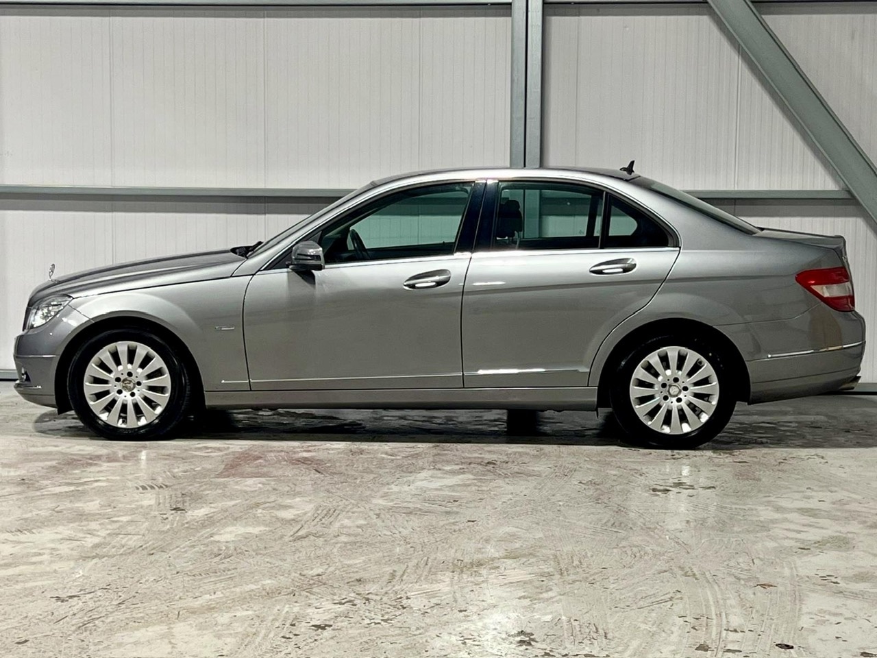 Used Mercedes-Benz C Class 2010 for sale - 76682412: Photo 8