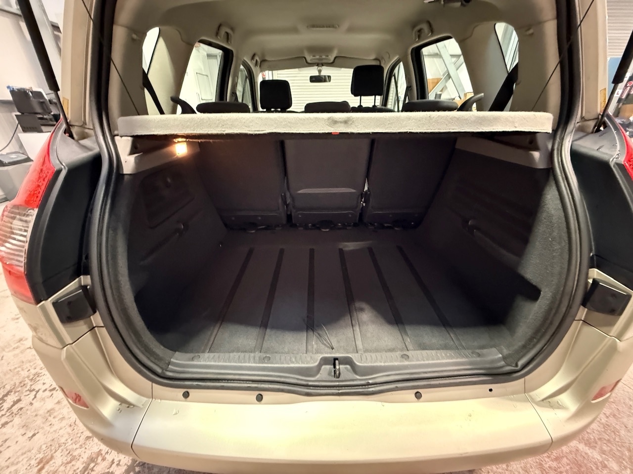 Used Renault Scenic 2007 for sale - 76910819: Photo 35