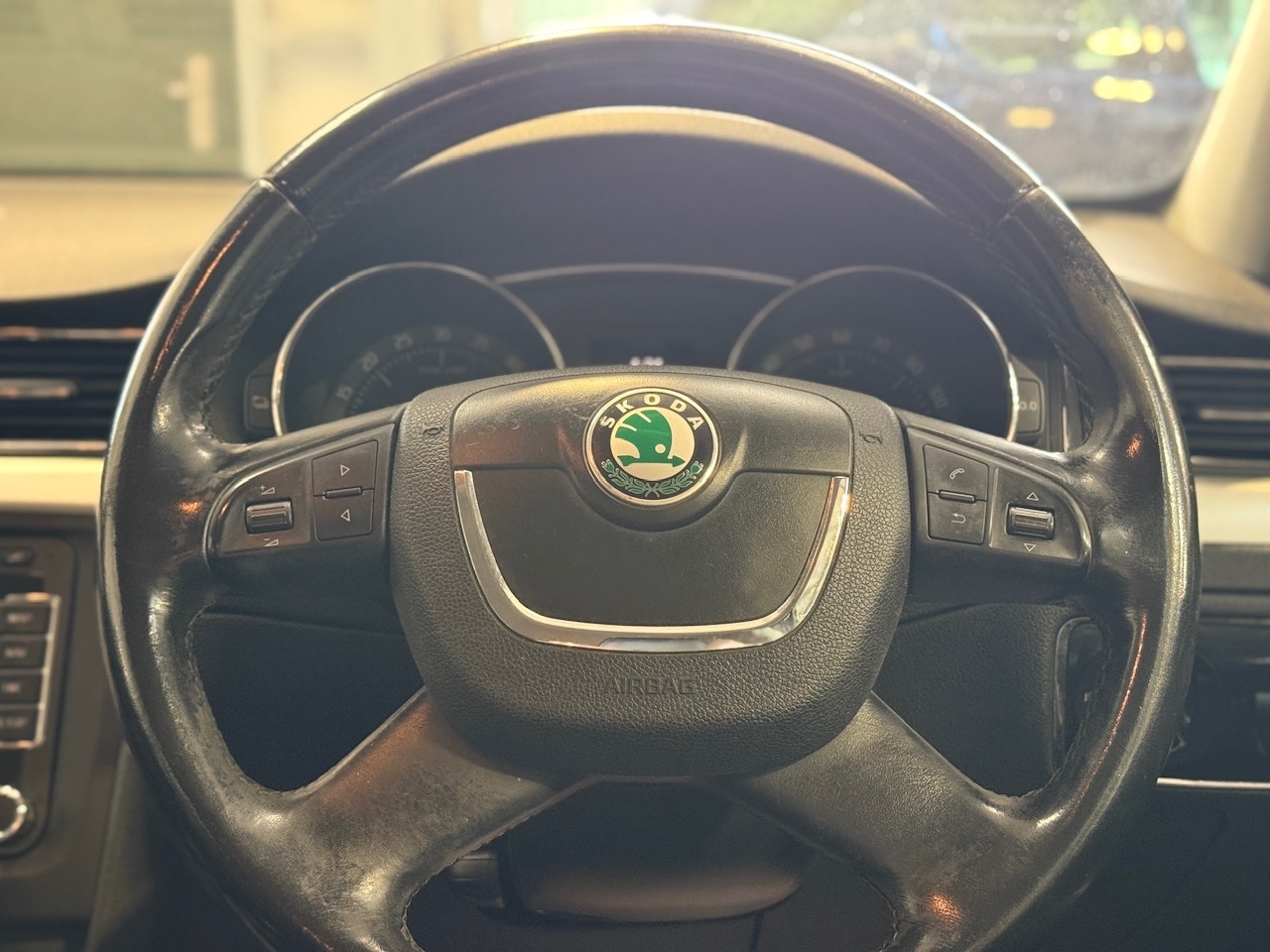 Used Skoda Superb 2011 for sale - 77918053: Photo 15