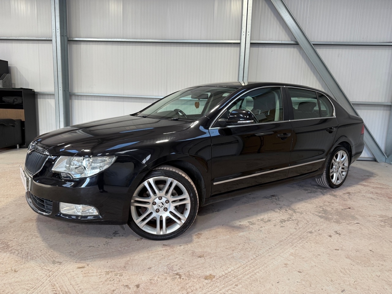 Used Skoda Superb 2011 for sale - 77918053: Photo 39