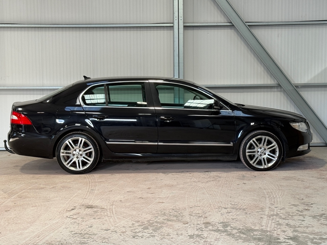 Used Skoda Superb 2011 for sale - 77918053: Photo 4