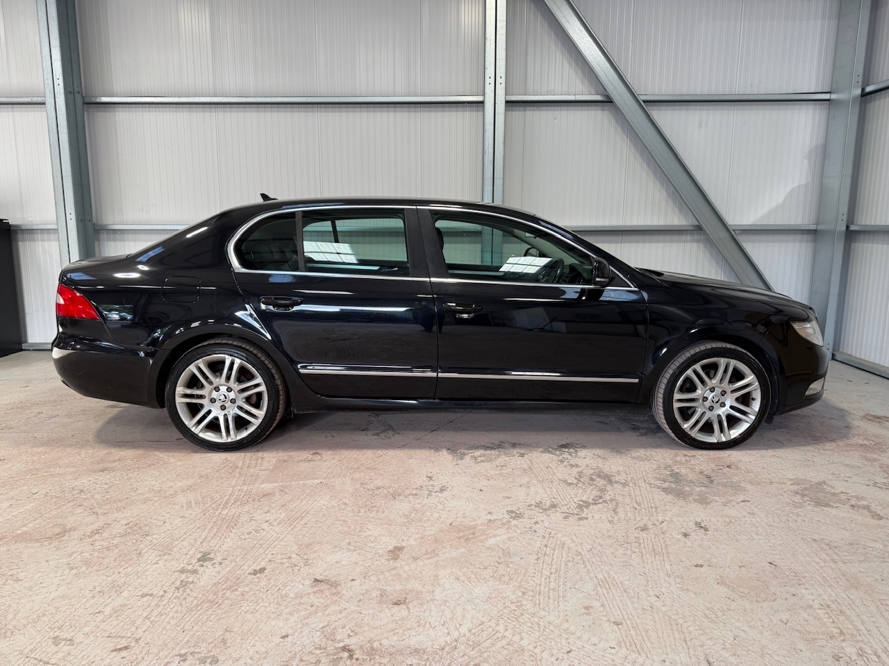 Used Skoda Superb 2011 for sale - 77918053: Photo 43