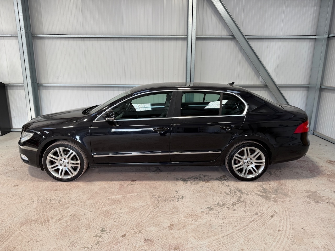 Used Skoda Superb 2011 for sale - 77918053: Photo 53