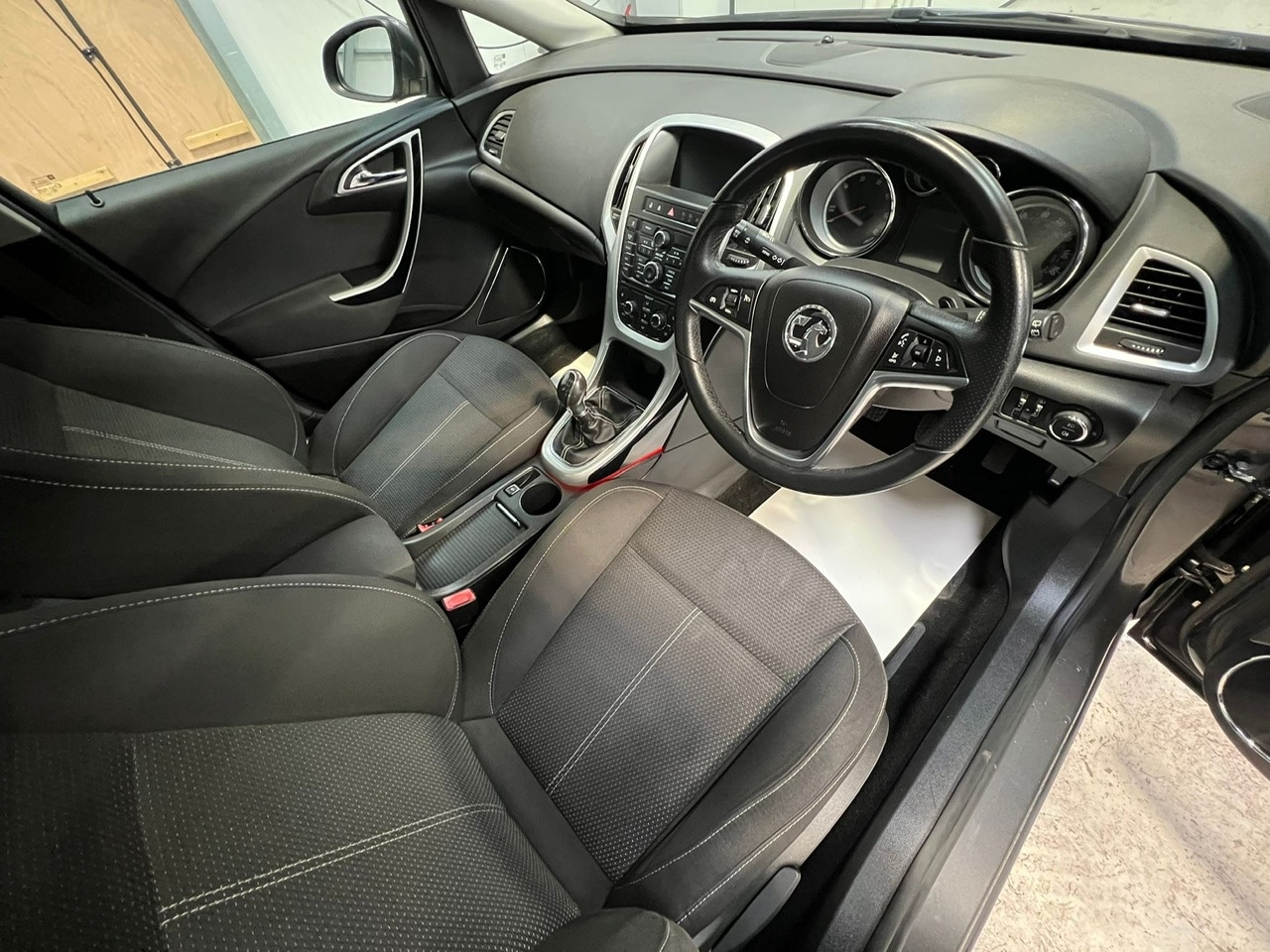 Used Vauxhall Astra 2011 for sale - 76694387: Photo 17