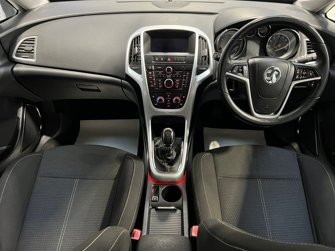 Used Vauxhall Astra 2011 for sale - 76694387: Photo 18