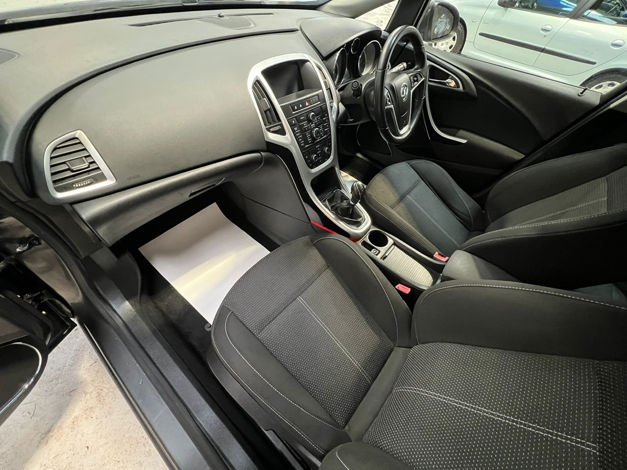 Used Vauxhall Astra 2011 for sale - 76694387: Photo 21