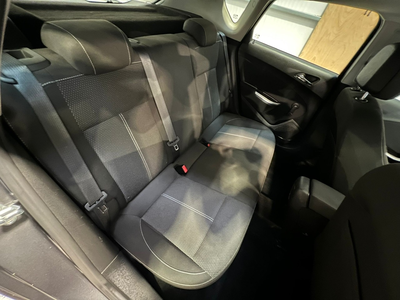 Used Vauxhall Astra 2011 for sale - 76694387: Photo 25