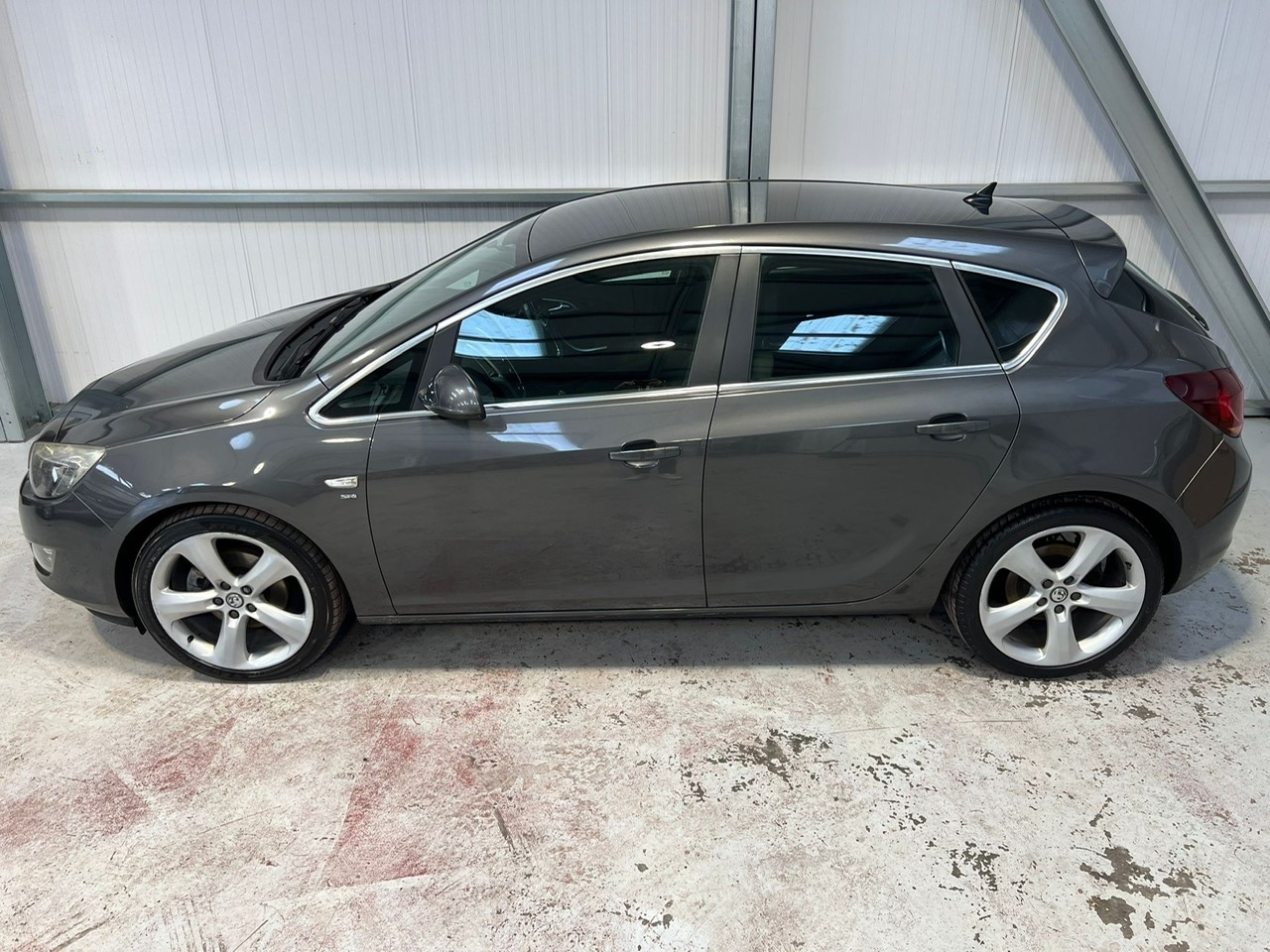 Used Vauxhall Astra 2011 for sale - 76694387: Photo 37