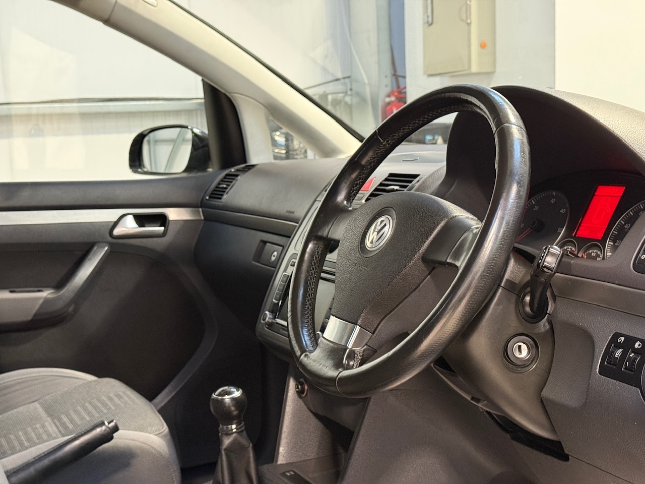 Used Volkswagen Touran 2009 for sale - 76906144: Photo 10