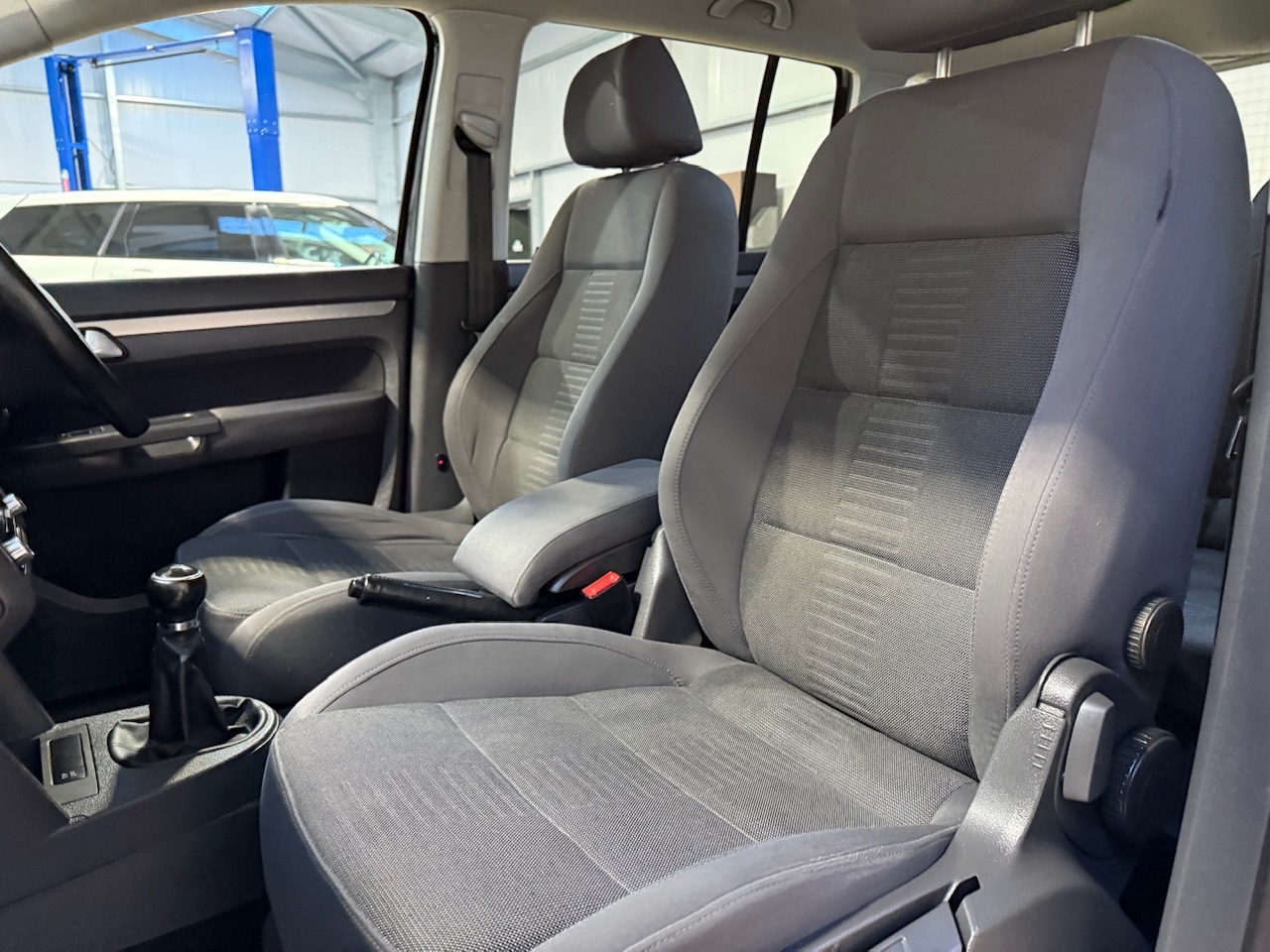 Used Volkswagen Touran 2009 for sale - 76906144: Photo 20