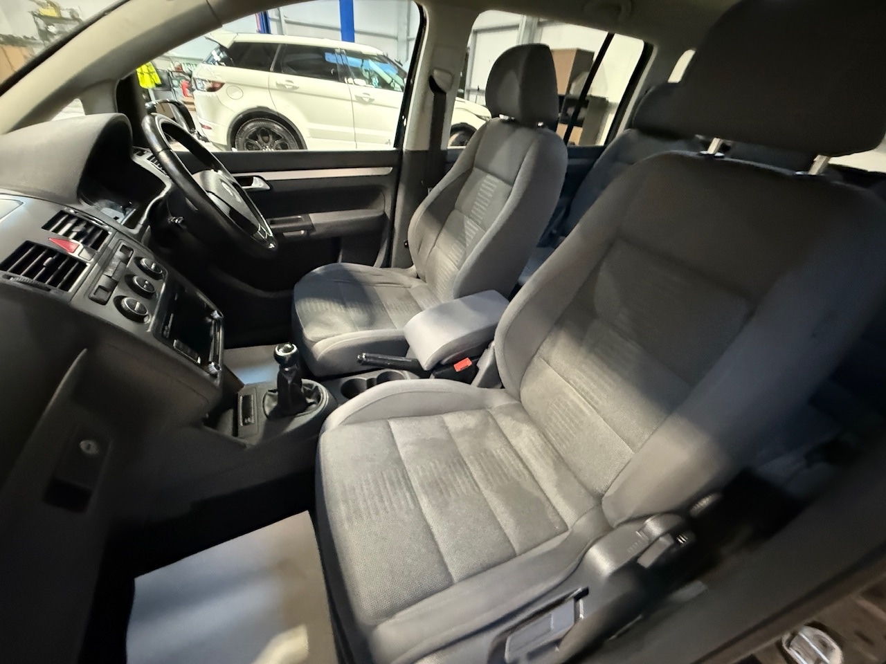 Used Volkswagen Touran 2009 for sale - 76906144: Photo 23